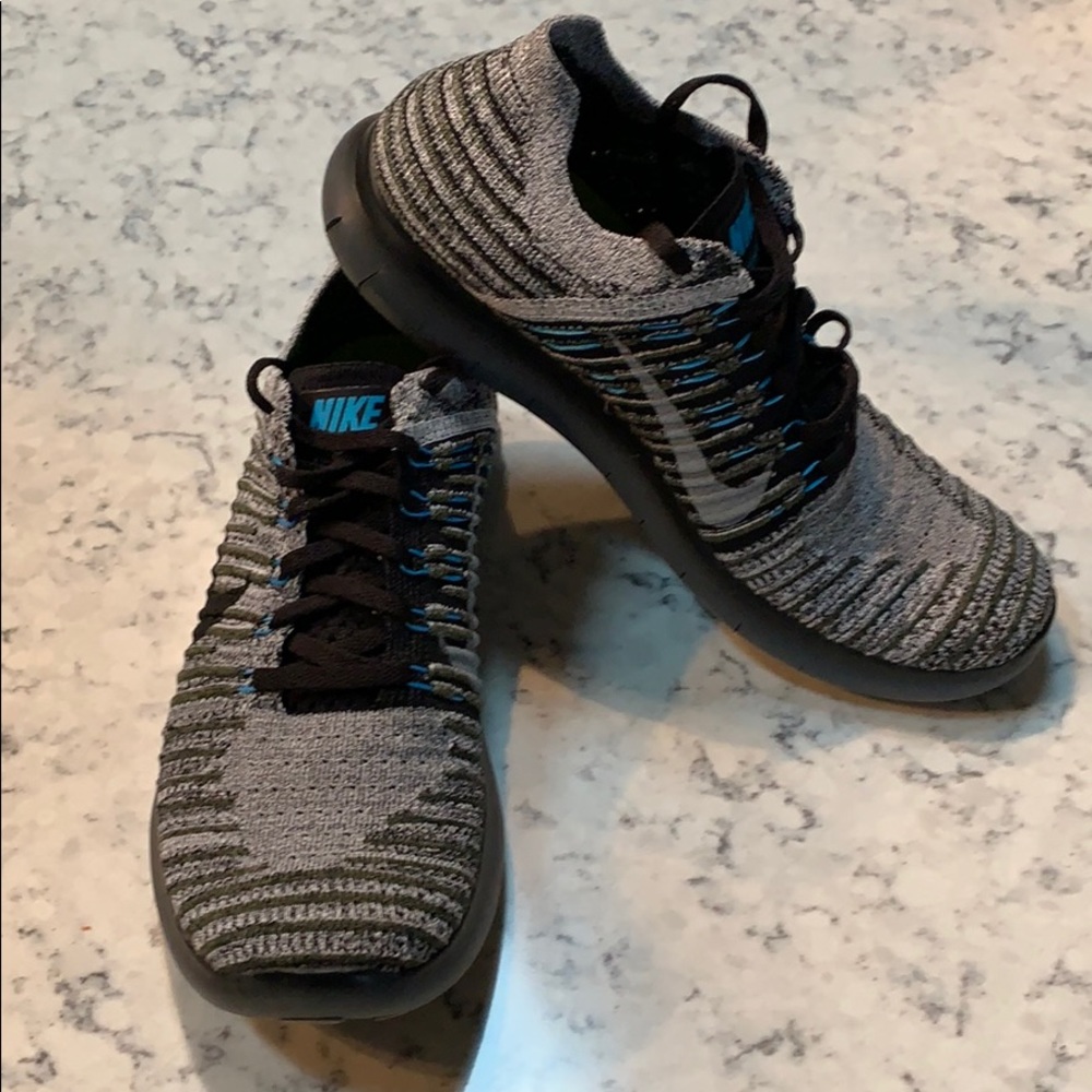 Like new Nike flyknit frees